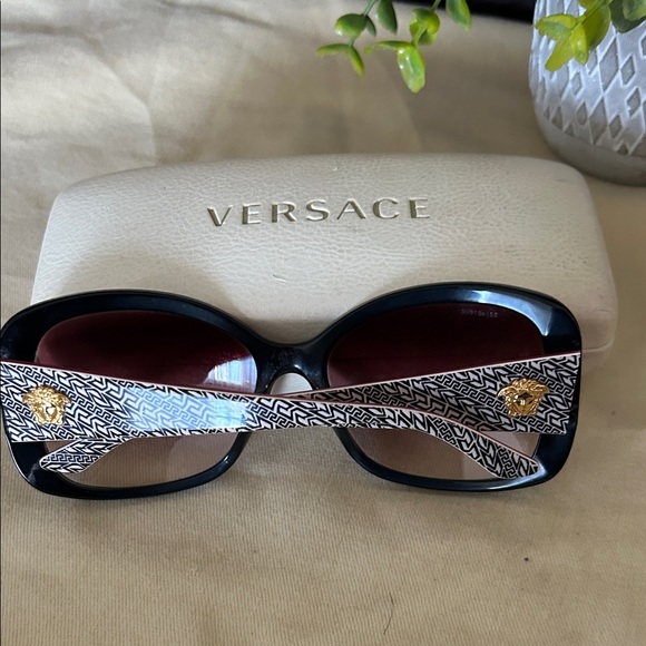Versace Sunglasses with Black & White Frame and Pink Accents - Picture 10 of 12